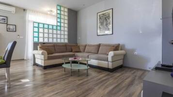 Apartment (Two Bedroom Apartment with Loggia) | Property amenity