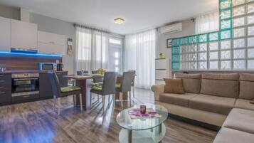 Apartment (Two Bedroom Apartment with Loggia) | Property amenity