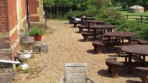 Habitación, 1 habitación, con acceso para personas discapacitadas, para fumadores | Restaurante al aire libre