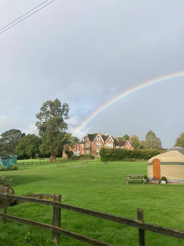 Room, 1 Bedroom, Accessible, Smoking | Exterior - Room-large Family Room With Great Views (Cranleigh)