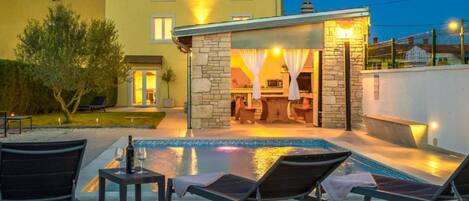 ハウス (Three bedroom villa) | 外観