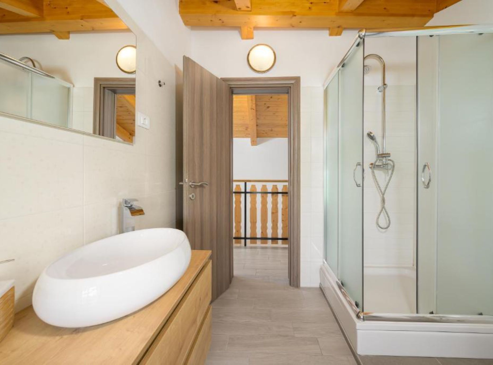 House (Three bedroom villa) | Bathroom | Shower, towels