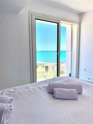 2 bedrooms - L'onde Turquoise - Apartment With Feet in the Water (La Marsa)
