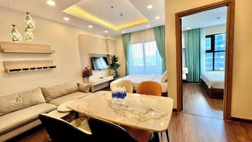 Căn hộ, ban công, quang cảnh bãi biển | Khu phòng khách