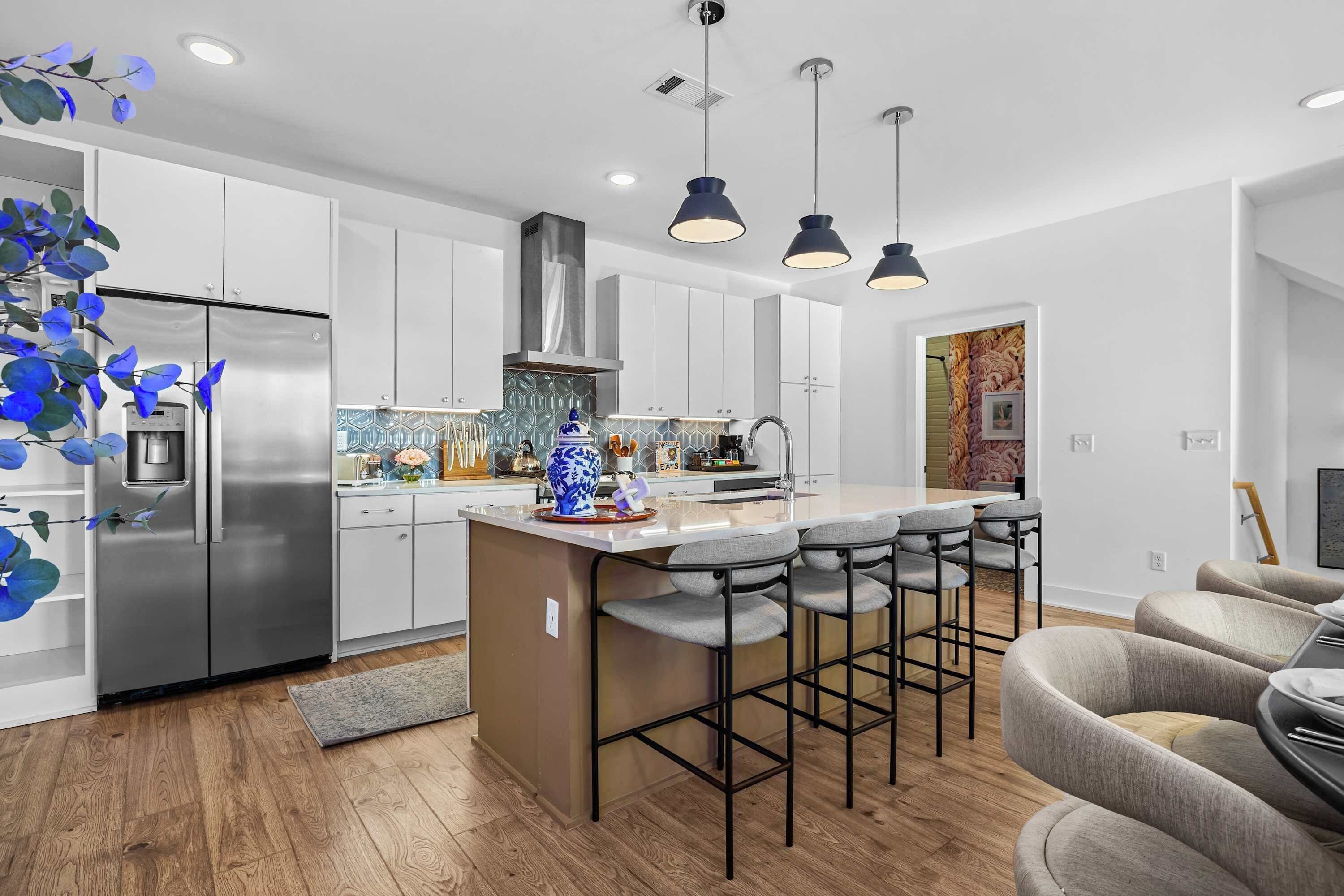 Refrigerador, microondas, horno y parrilla de estufa 