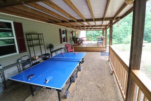 Terrace/patio - Adorable 3BR Retreat with Gig-Speed WiFi in Middle Tennessee (Crossville)