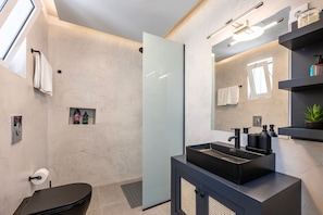 Hair dryer, towels - Aram`s Luxury Port House (Kos)