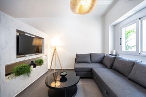 TV - Aram`s Luxury Port House (Kos)