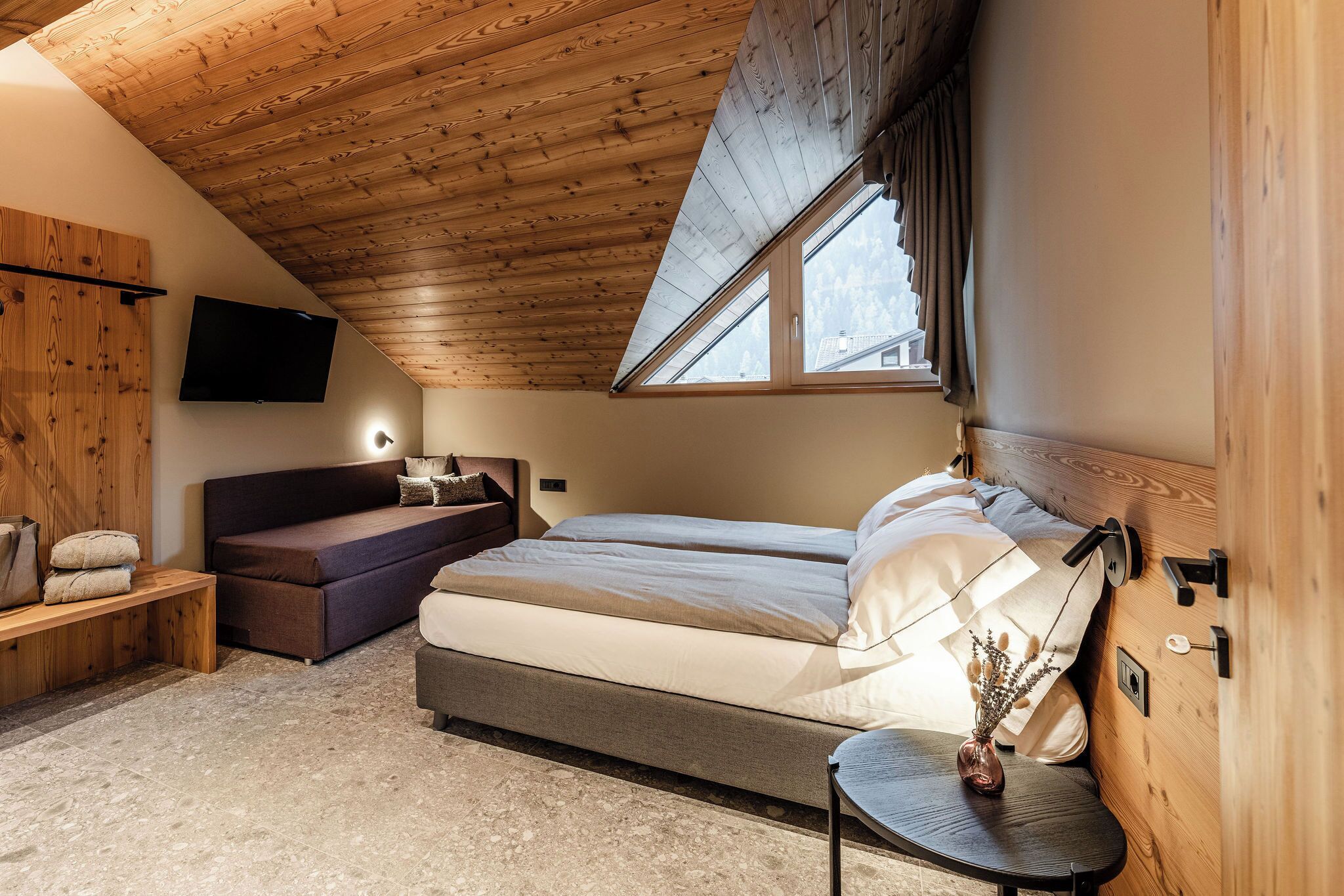 Apartment, Bergblick | Hochwertige Bettwaren, Daunenbettdecken, Verdunkelungsvorhänge