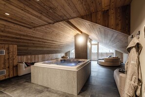 Hot tub - El Giof Alpine Home (Pellizzano)