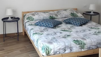 Ferros/tábuas de passar roupa, Wi-Fi, roupa de cama