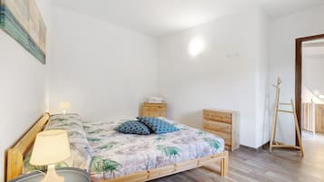 Bügeleisen/Bügelbrett, WLAN, Bettwäsche