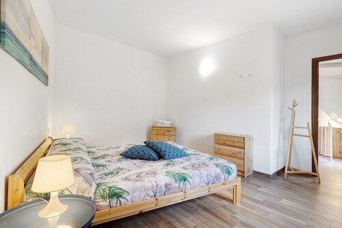 Casa Vacanze Il Primo Sole con Vista Collina, Wi-Fi e Aria Condizionata
