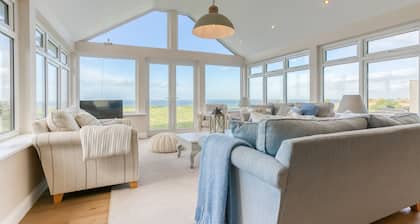 Hafan Nefyn - sleeps 8 guests in 4 bedrooms