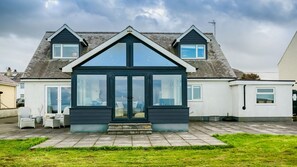 Exterior detail - Hafan Nefyn - sleeps 8 guests  in 4 bedrooms (Nefyn)