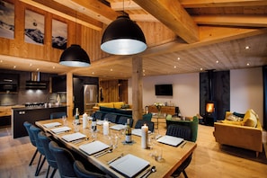 Dining - Chalet Harmonie: Morzine centre, stylish sleeps 12 (Morzine)