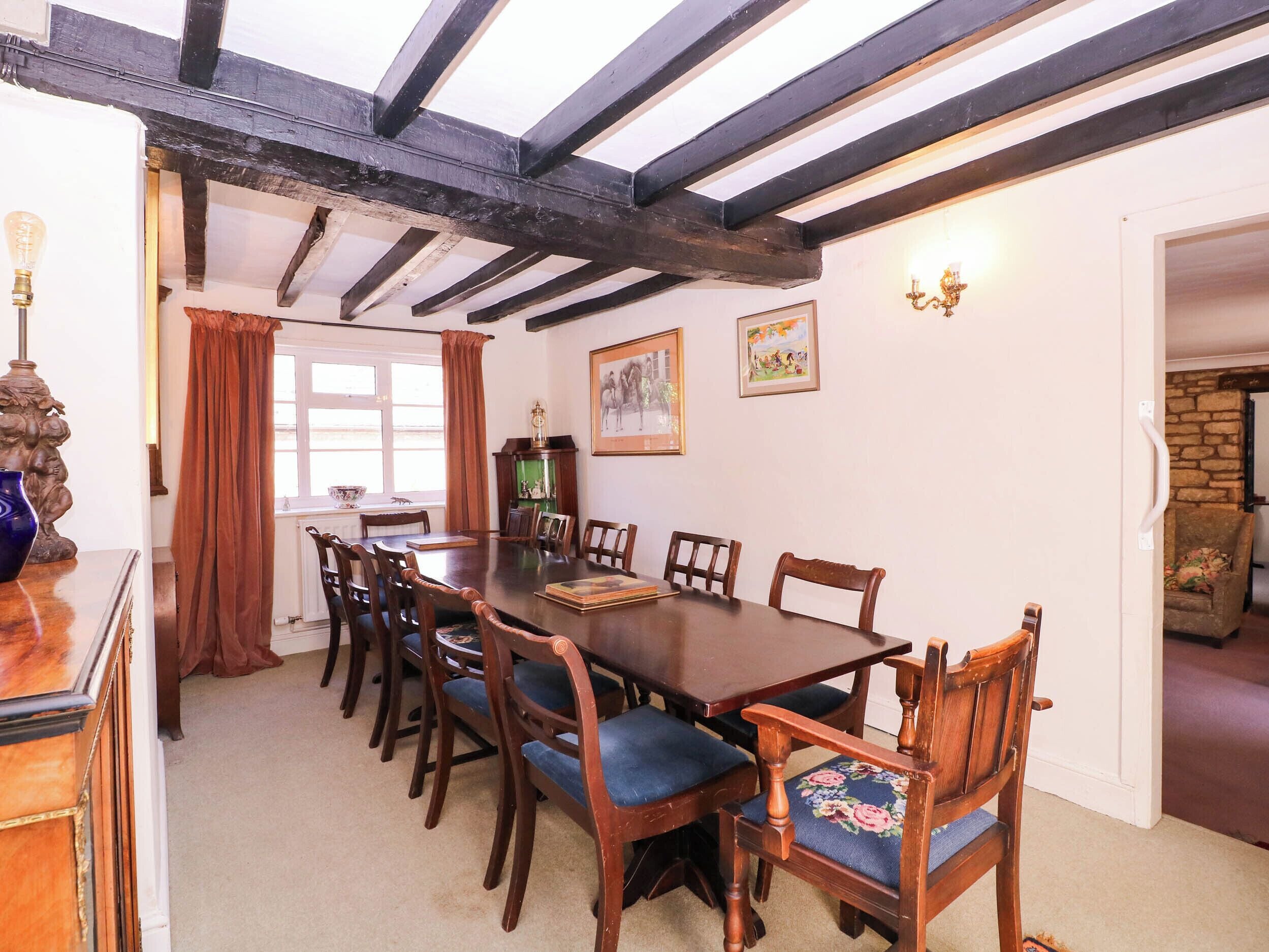 Cottage | Dining