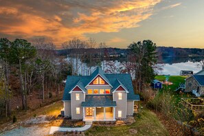 Exterior - Lakefront • HotTub • Luxe Baths • Fire Pit Retreat (Mineral)