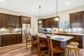 Fridge, oven, stovetop, coffee/tea maker - Lakefront • HotTub • Luxe Baths • Fire Pit Retreat (Mineral)