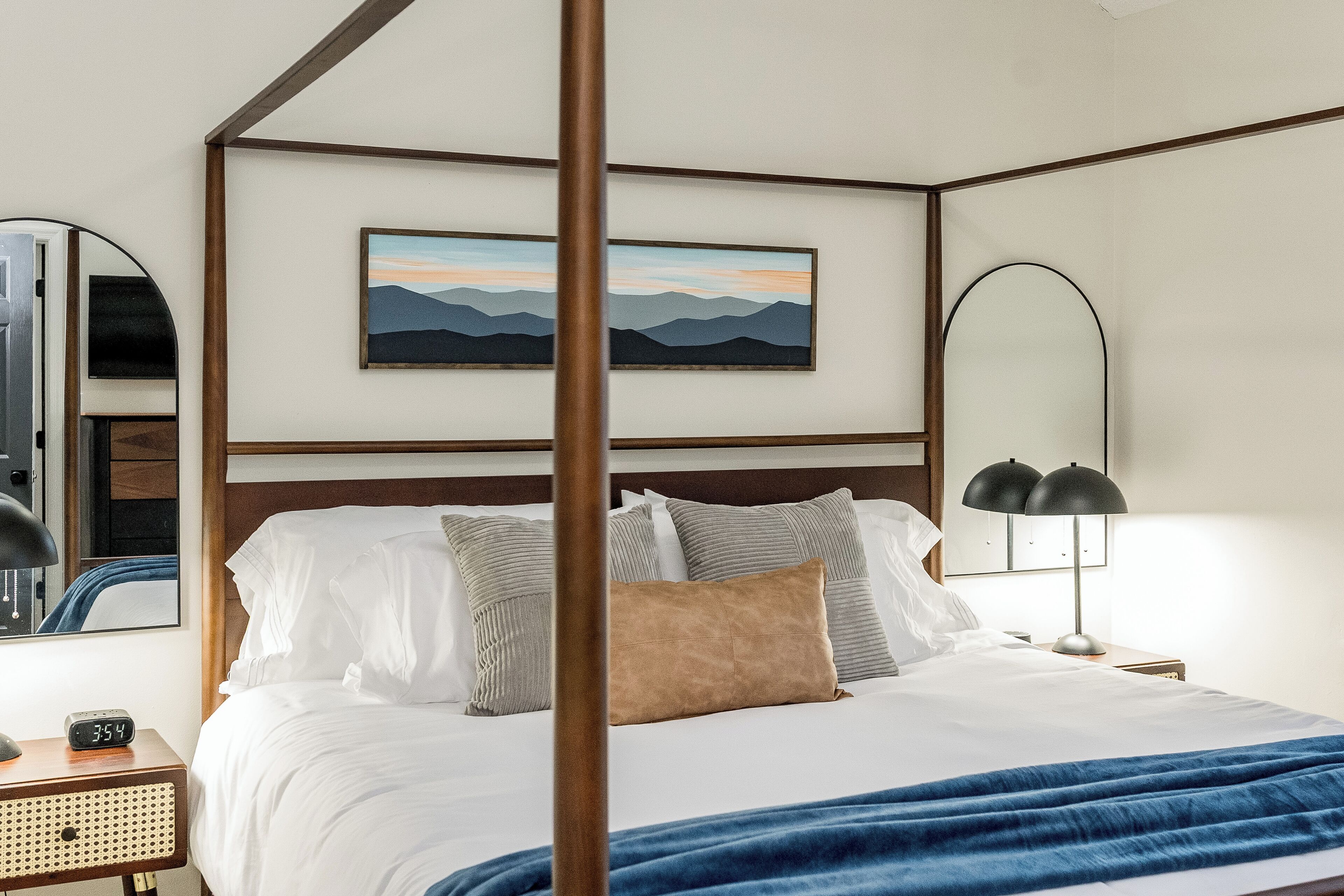 3 bedrooms, desk, iron/ironing board, free WiFi