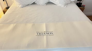 6 habitaciones, tabla de planchar con plancha, wifi y ropa de cama