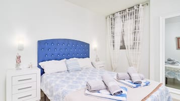 Iron/ironing board, WiFi, bed sheets