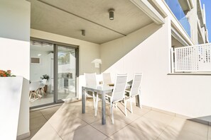 Outdoor dining - Apartment 'Sunrise By Immo Stoop' with Shared Pool, Wi-Fi, and Air Conditioning (Torrox)