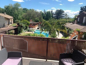 Property grounds - Apartment Terrace over swimming pool (Lavérune)