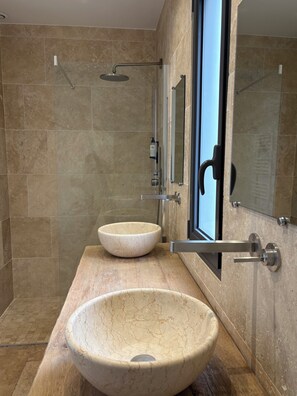 Shower, hair dryer, towels, soap - Villa Paolina - Calvi (Calvi)