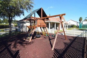 Children’s area - Tuscan Hills 4BR Oasis – Pool/Spa, Wi-Fi, Disney (Davenport)