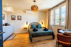 1 bedroom, bed sheets - The Olivier studio (Saint-Rémy-de-Provence)