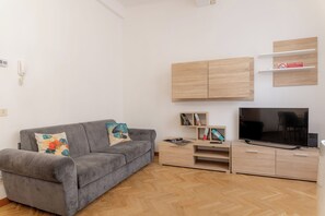 TV - Apartment San Frediano (Lucca)