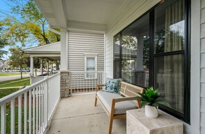 Terrace/patio - 2 Luxury Townhomes side by side. Walk to Downtown Geneva. Sleep 14! (Geneva)