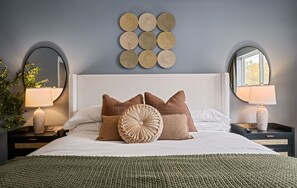 Tabla de planchar con plancha, wifi y ropa de cama 