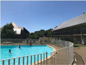 Pool - Elegant studio with balcony 5 min from Honfleur parking and swimming pool (Équemauville)