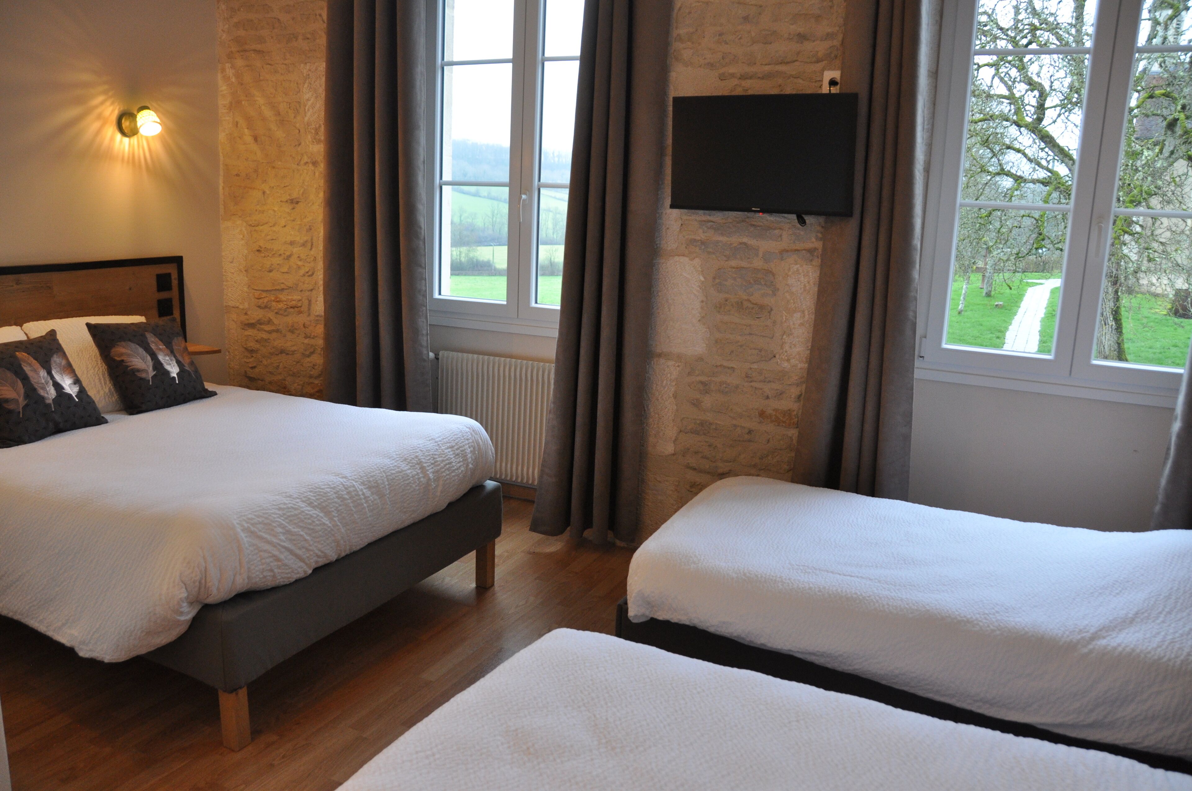 9 bedrooms, iron/ironing board, travel crib, free WiFi