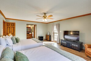 4 bedrooms, desk, iron/ironing board, travel crib