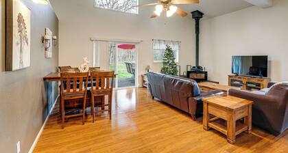 Willamette Valley Home on Working Horse Farm!