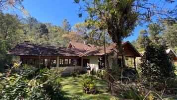 Fachada da propriedade