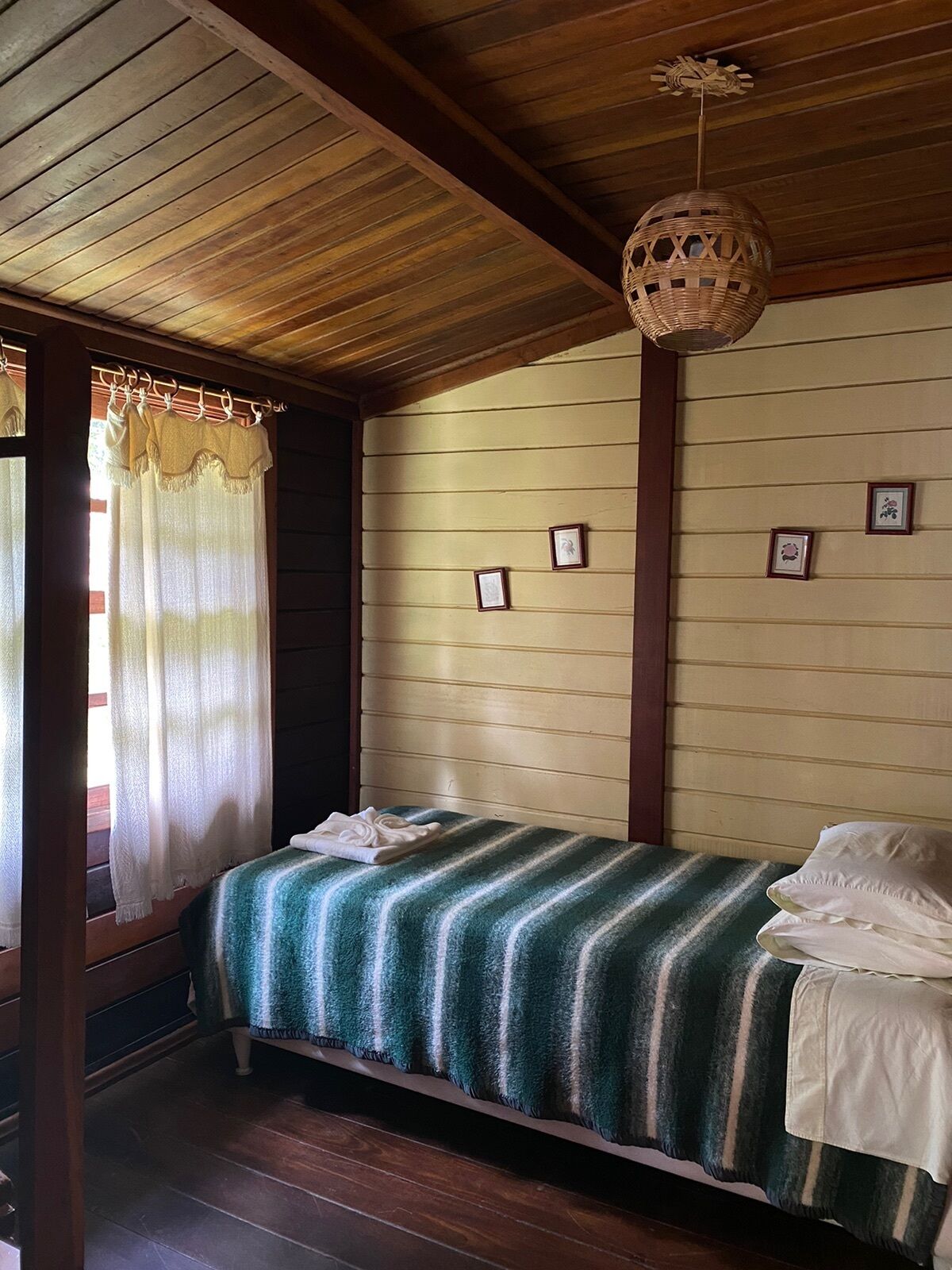 Quarto triplo família | Cofres nos quartos, escrivaninha, Wi-Fi de cortesia