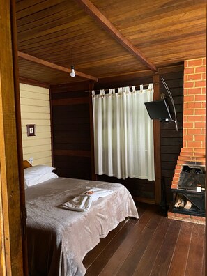 Double Room, Balcony, Garden View | In-room safe, desk, free WiFi, wheelchair access - Cabanas Do Visconde (Itatiaia)