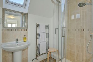 Shower - The Old Boat House (Lyme Regis)