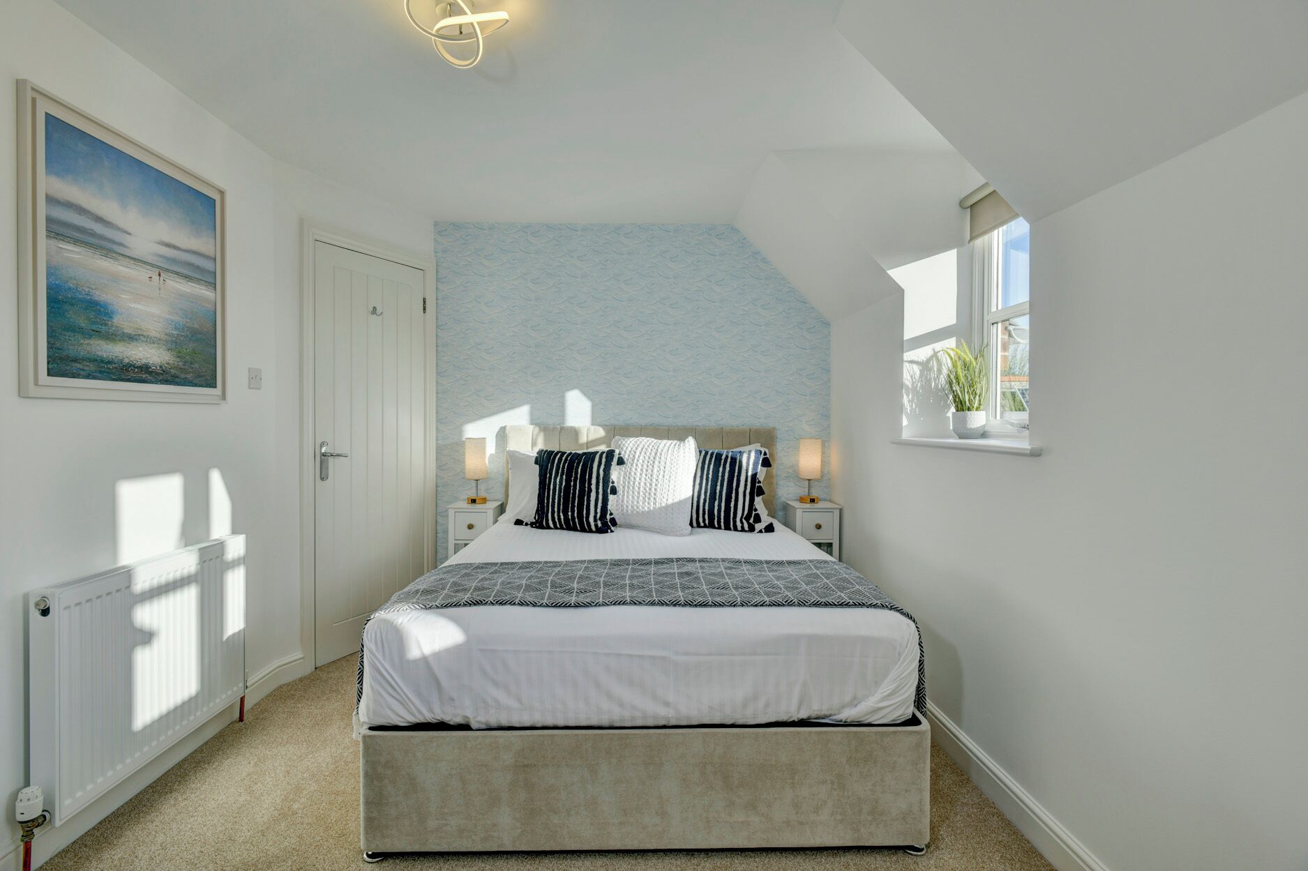 3 habitaciones, decoración personalizada y muebles diferentes 