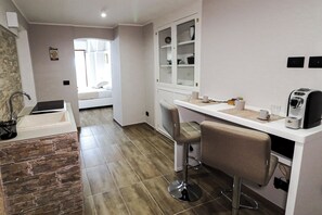 Stovetop - A few kilometers from the center of Bari characteristic period house. Separate entrance (Triggiano)