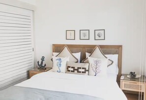 Iron/ironing board, WiFi, bed sheets - Ocean Splendor Villa -C15-PBB-2 bed, 2 bath (Punta Chame)