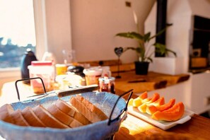 Dagelijks continentaal ontbijt inbegrepen