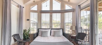 Hill Country Tiny House + Pool Getaway on 10acr