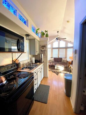 Fridge, microwave, oven, stovetop - Hill Country Tiny House + Pool Getaway on 10acr (Llano)