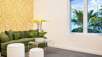 Studio Superior | Tirai kedap cahaya, Wi-Fi gratis, dan seprai linen