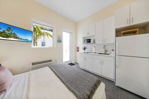 Standard Studio - El Jardín by Renzzi (Miami)